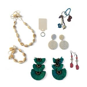 Fashion jewelry lot with poshmark keychain charms